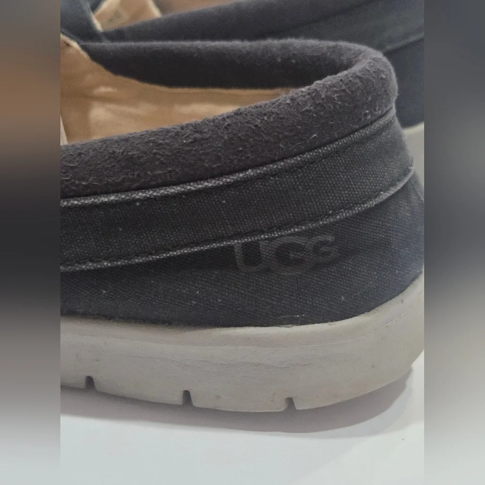 UGG Boy's Blue Suede Boat Shoes with Gray Sole Sz.5